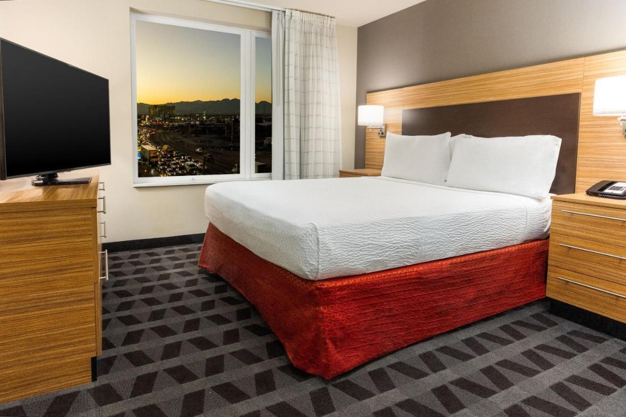 Towneplace Suites By Marriott Las Vegas Stadium District Exterior photo