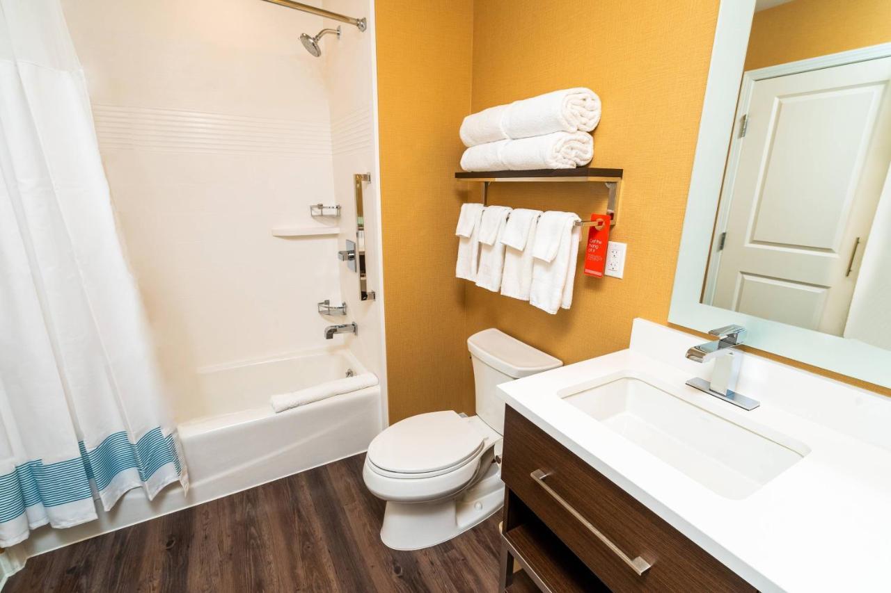 Towneplace Suites By Marriott Las Vegas Stadium District Exterior photo