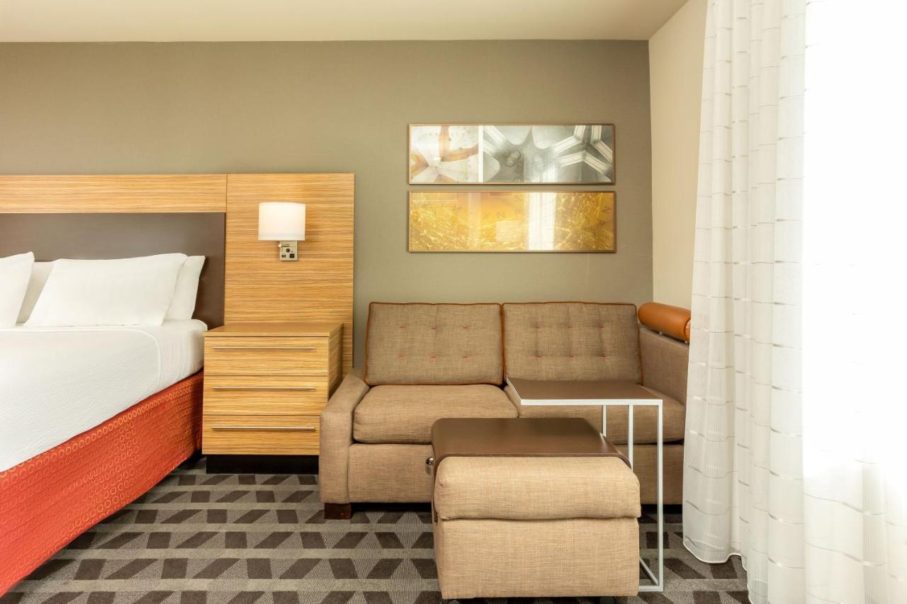 Towneplace Suites By Marriott Las Vegas Stadium District Exterior photo