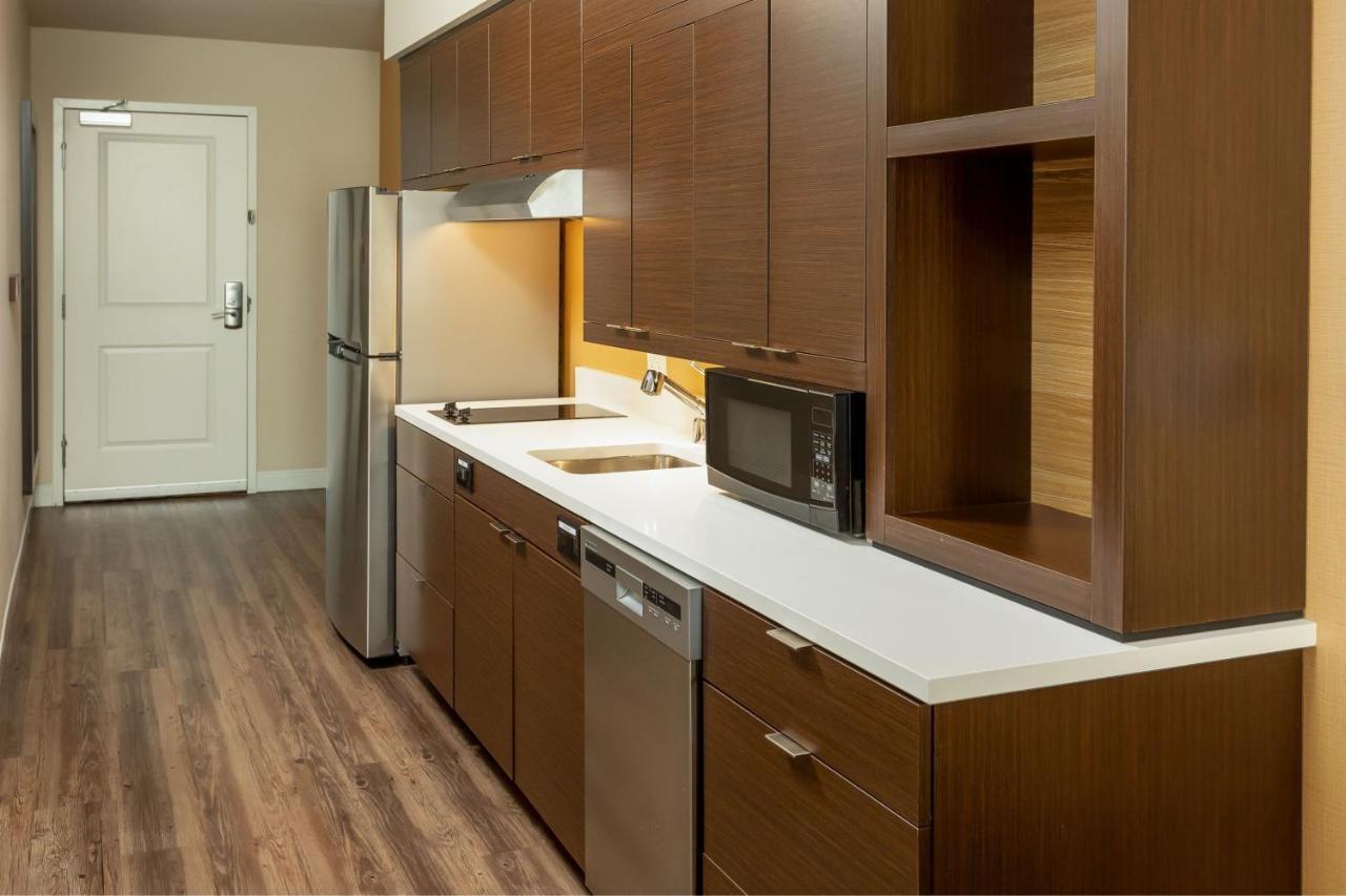 Towneplace Suites By Marriott Las Vegas Stadium District Exterior photo