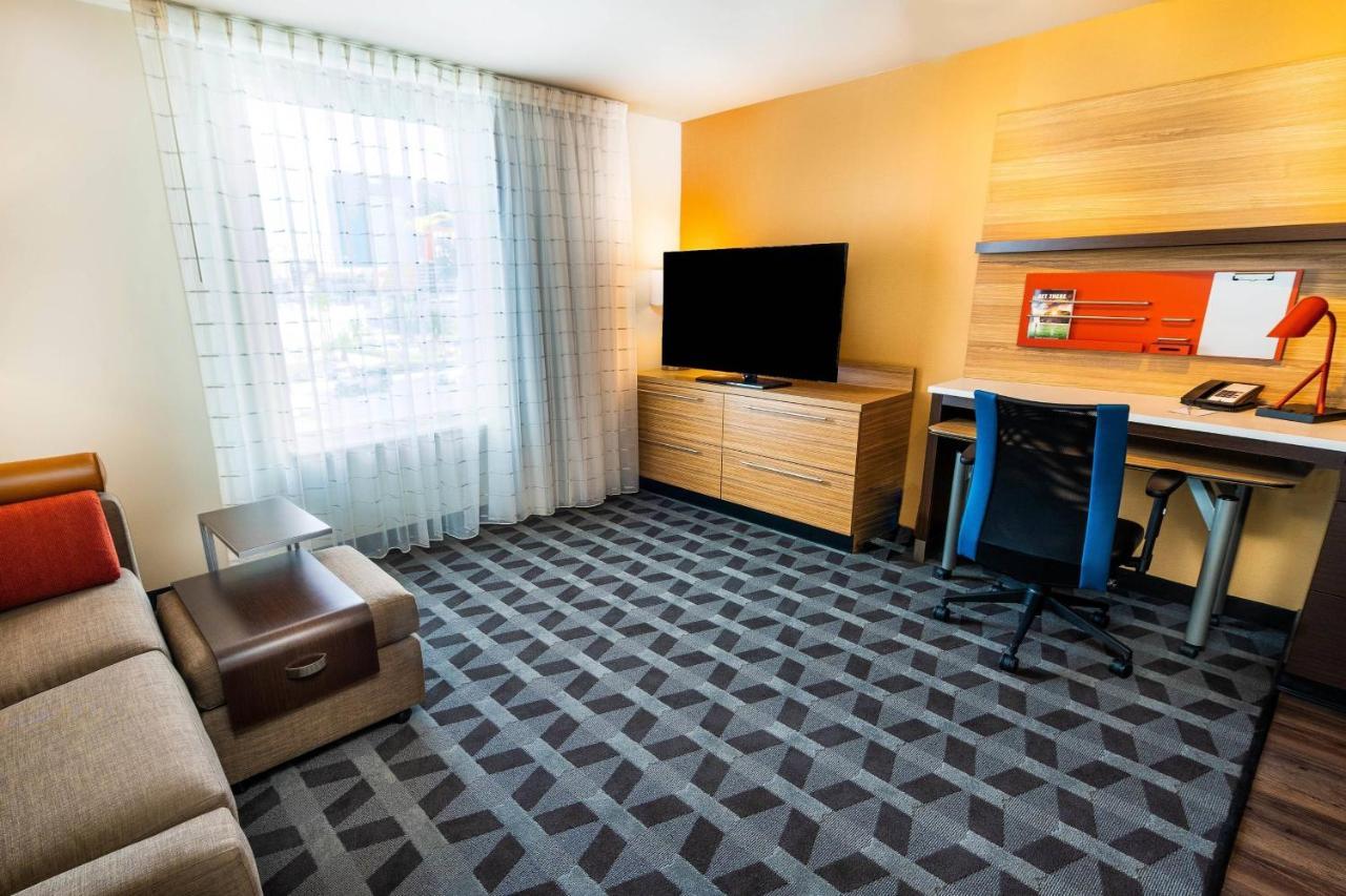 Towneplace Suites By Marriott Las Vegas Stadium District Exterior photo