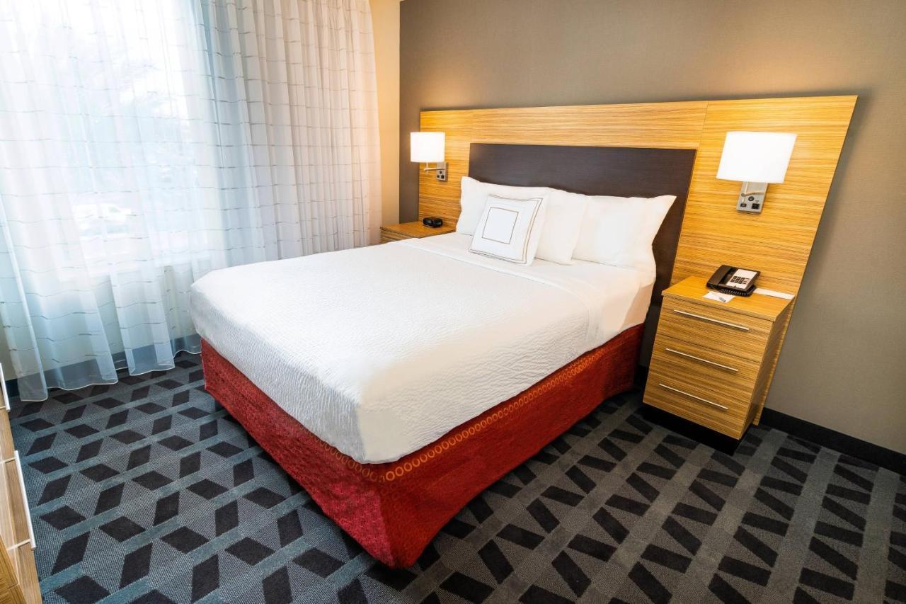 Towneplace Suites By Marriott Las Vegas Stadium District Exterior photo
