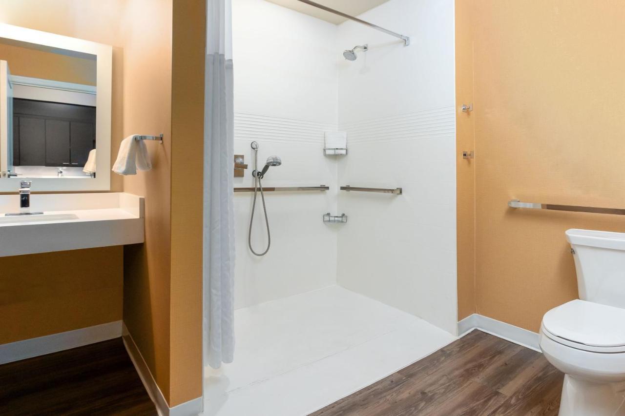 Towneplace Suites By Marriott Las Vegas Stadium District Exterior photo