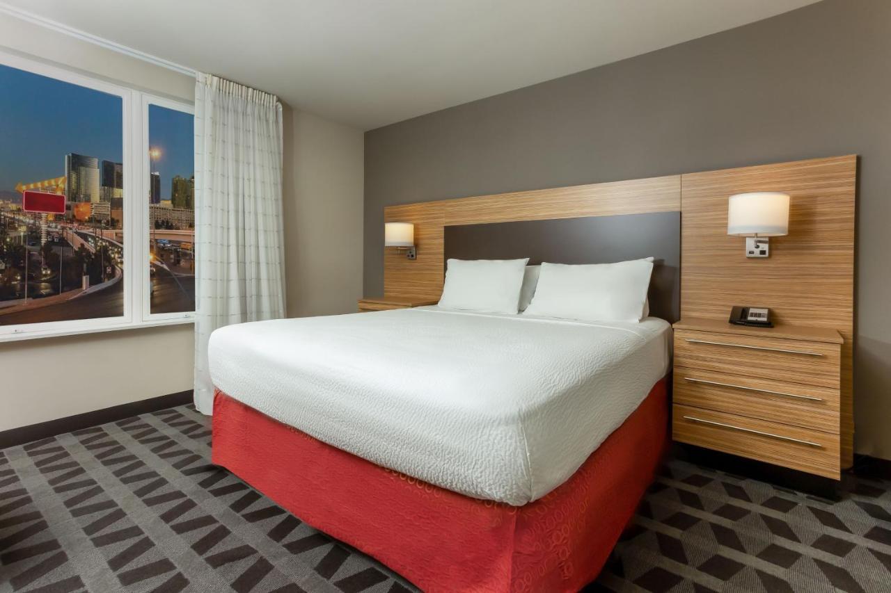Towneplace Suites By Marriott Las Vegas Stadium District Exterior photo