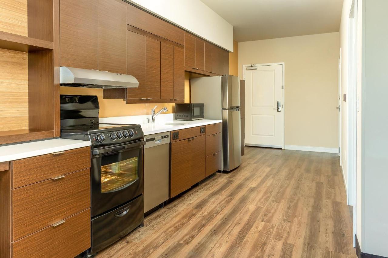Towneplace Suites By Marriott Las Vegas Stadium District Exterior photo