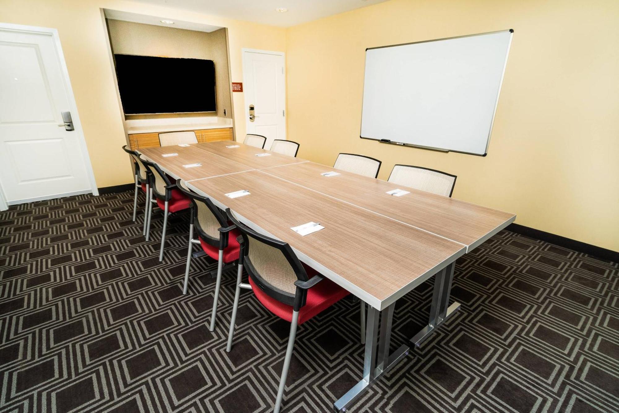 Towneplace Suites By Marriott Las Vegas Stadium District Exterior photo