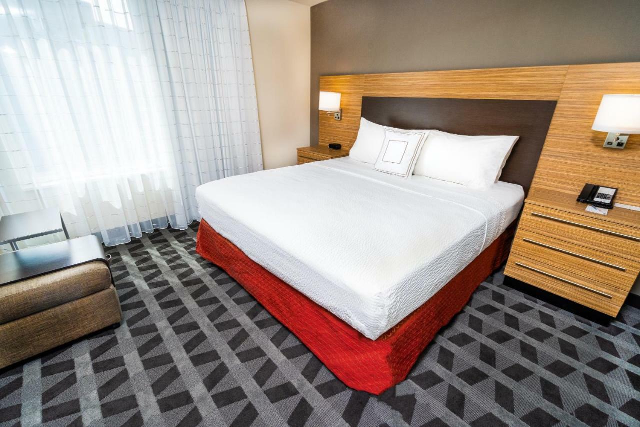 Towneplace Suites By Marriott Las Vegas Stadium District Exterior photo